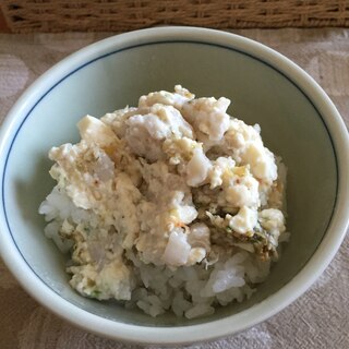 里芋と豆腐のイカ昆布丼